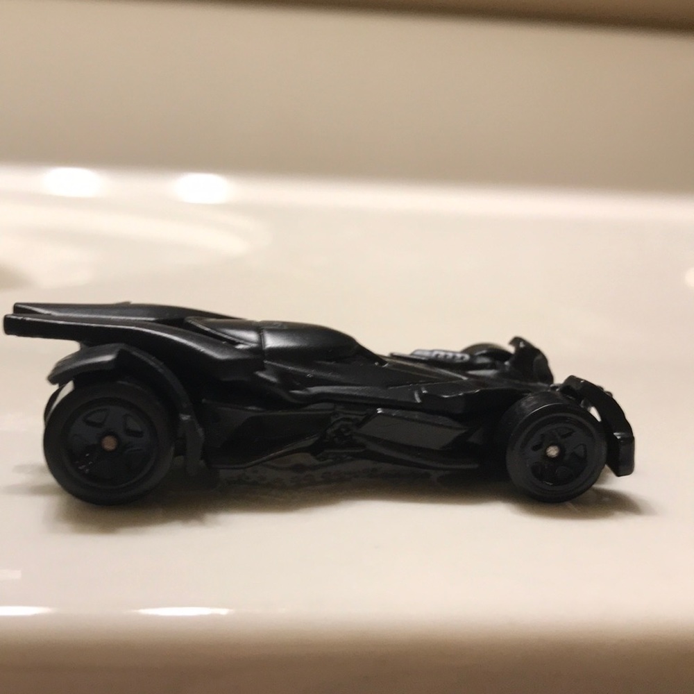 Near mint condition Hot wheels & Dc comics Batman versus superman Batmobile 2015